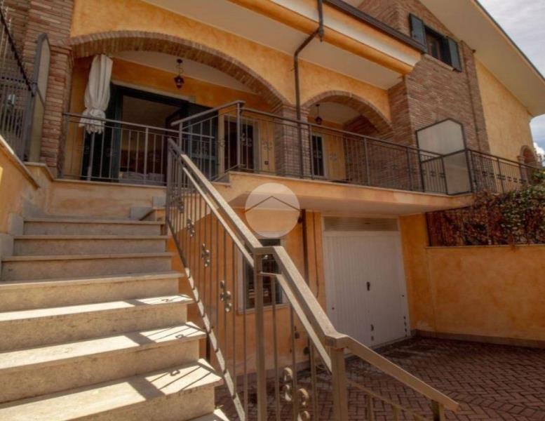 casa indipendente in vendita a Marcellina