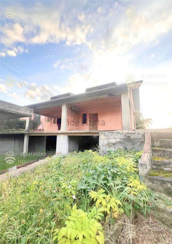 casa indipendente in vendita a Marcellina