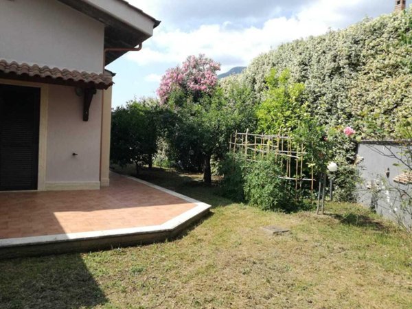 casa indipendente in vendita a Marcellina