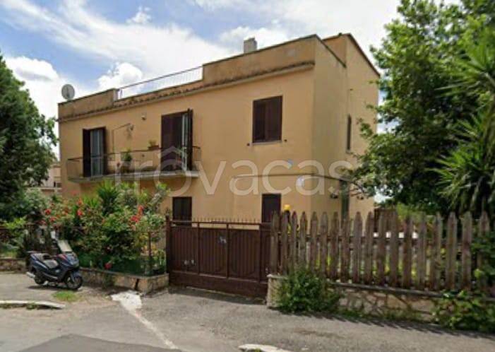 casa indipendente in vendita a Marcellina