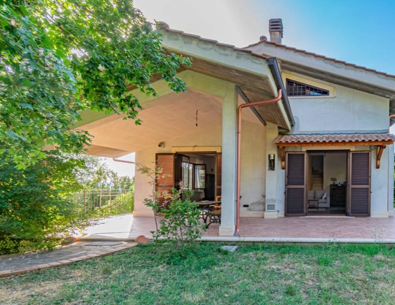 casa indipendente in vendita a Marcellina