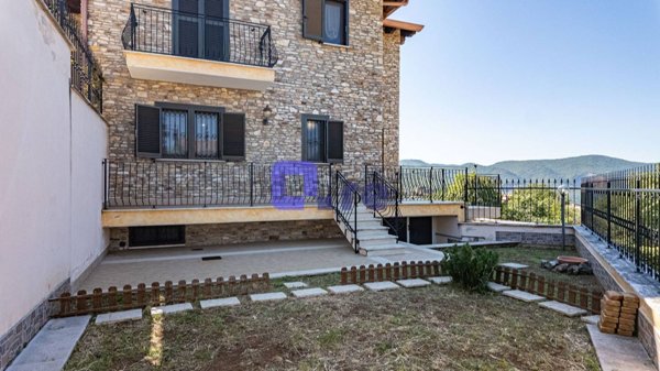 casa indipendente in vendita a Marcellina