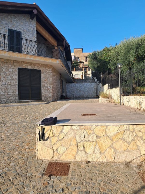casa indipendente in vendita a Marcellina