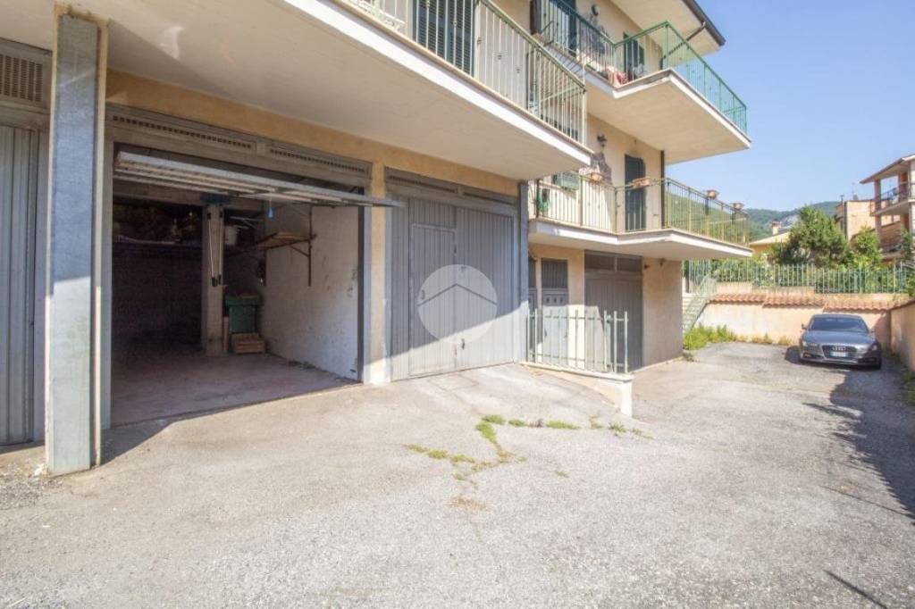 box auto in vendita a Marcellina