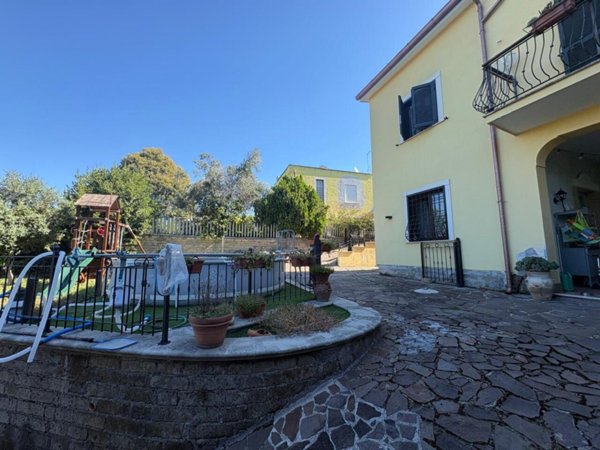 casa indipendente in vendita a Marcellina