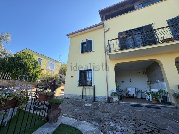 casa indipendente in vendita a Marcellina