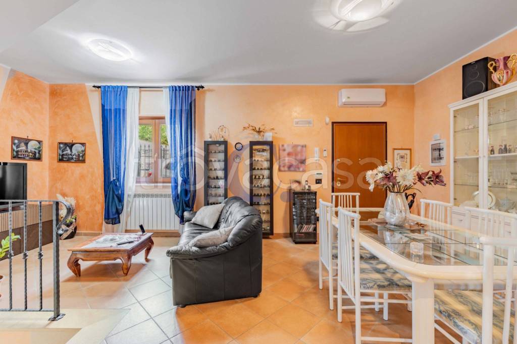casa indipendente in vendita a Marcellina