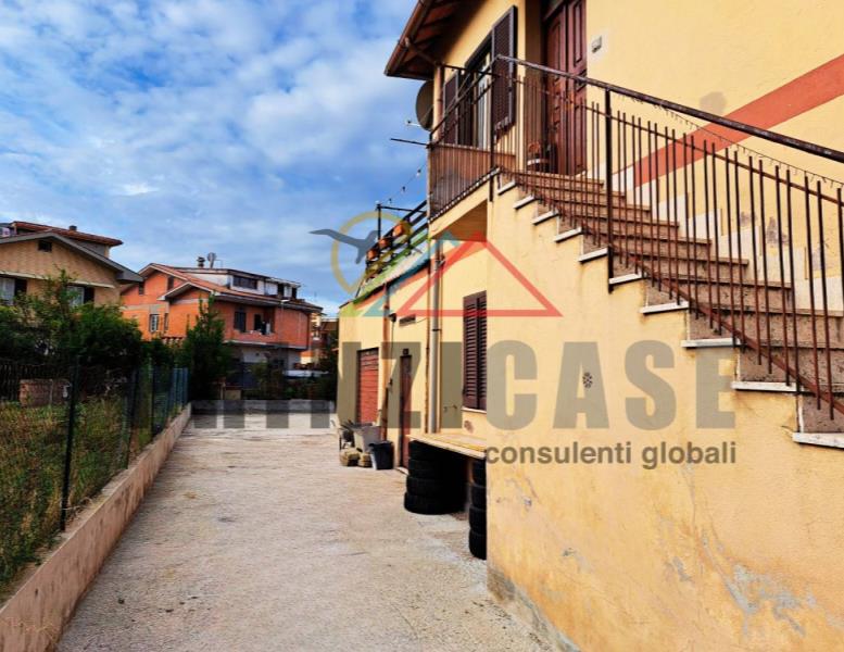 appartamento in vendita a Marino in zona Cava dei Selci