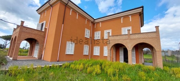 casa indipendente in vendita a Marino in zona Frattocchie
