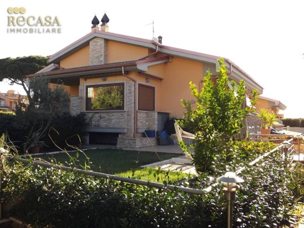 casa indipendente in vendita a Marino in zona Frattocchie
