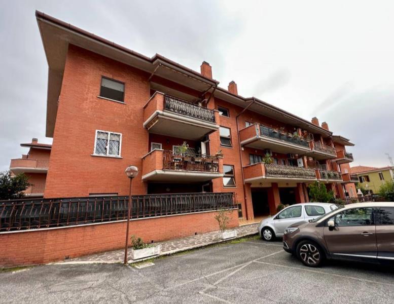 appartamento in vendita a Marino in zona Santa Maria delle Mole