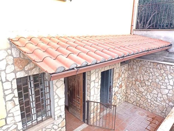casa indipendente in vendita a Marino in zona Frattocchie