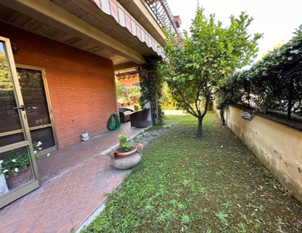 casa indipendente in vendita a Marino in zona Poggio delle Mole