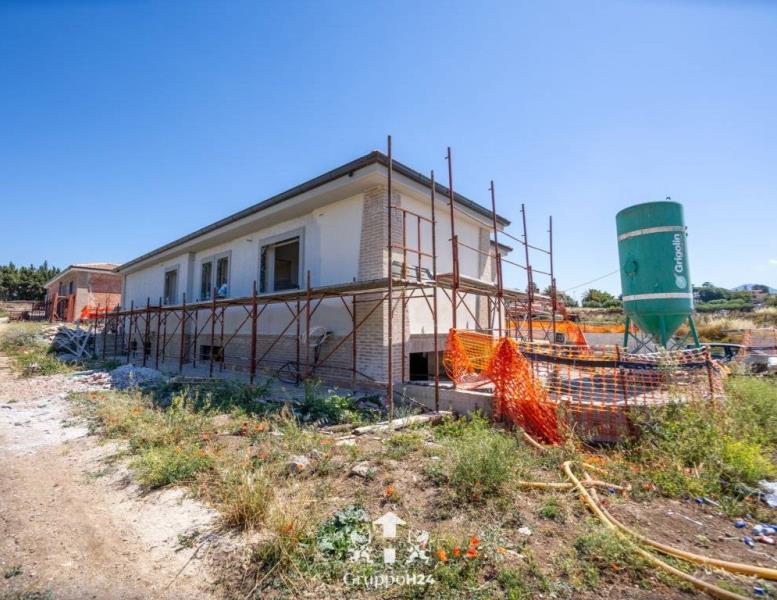 casa indipendente in vendita a Marino in zona Frattocchie