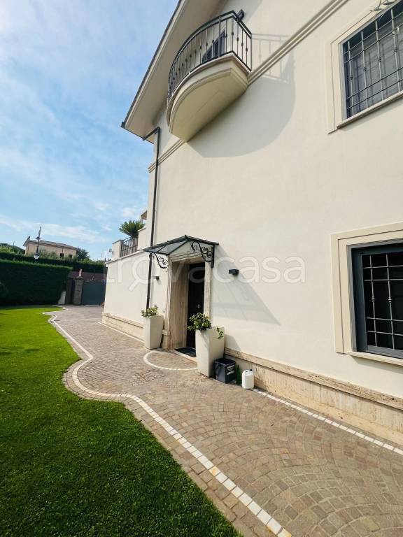 casa indipendente in vendita a Marino