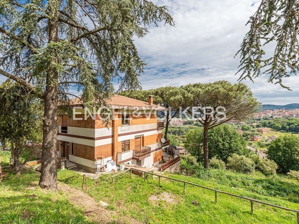 casa indipendente in vendita a Marino