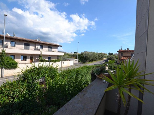 appartamento in vendita a Marino in zona Poggio delle Mole
