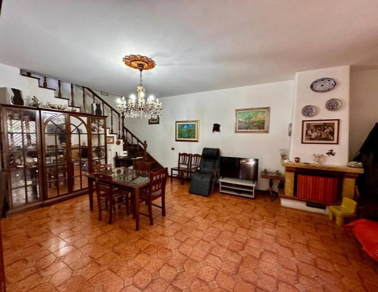 casa indipendente in vendita a Marino in zona Poggio delle Mole