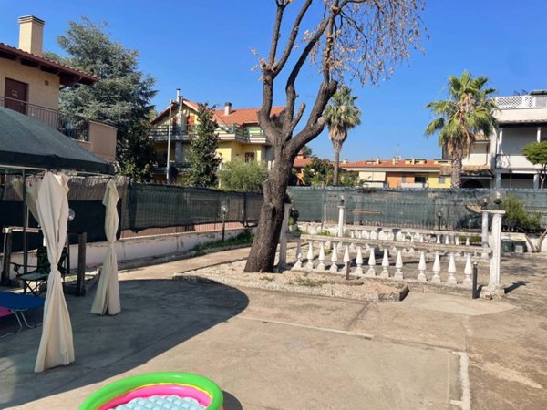 casa indipendente in vendita a Marino in zona Frattocchie
