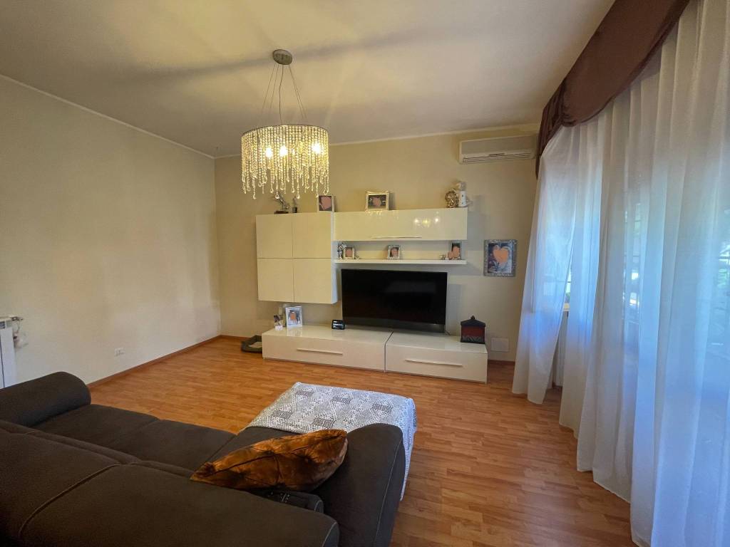 casa indipendente in vendita a Marino in zona Castelluccia