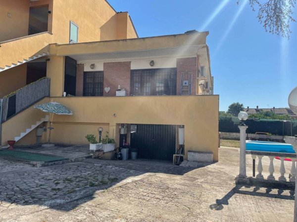 casa indipendente in vendita a Marino in zona Frattocchie