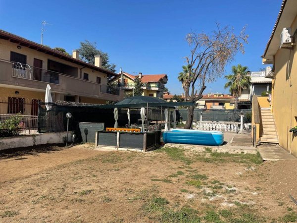 casa indipendente in vendita a Marino in zona Frattocchie