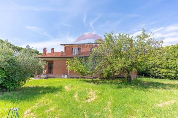 casa indipendente in vendita a Marino in zona Frattocchie