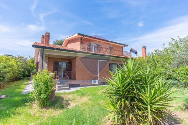 casa indipendente in vendita a Marino in zona Frattocchie
