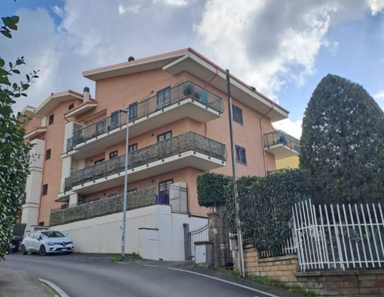 appartamento in vendita a Marino in zona Poggio delle Mole