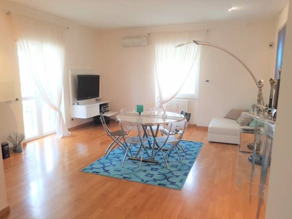 casa indipendente in vendita a Marino