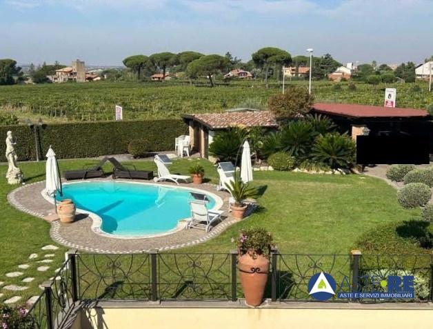 casa indipendente in vendita a Marino