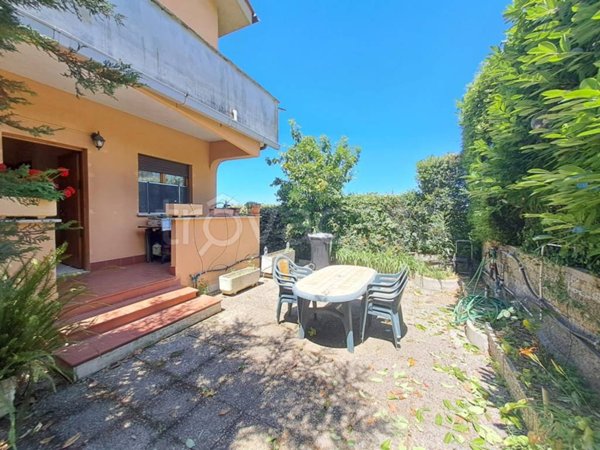 casa indipendente in vendita a Marino in zona Castelluccia