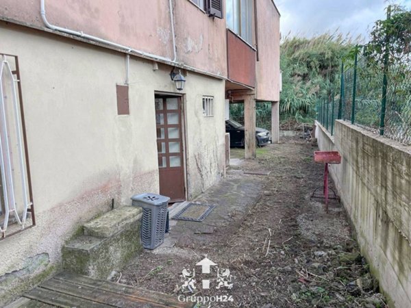 locale commerciale in vendita a Marino in zona Castelluccia