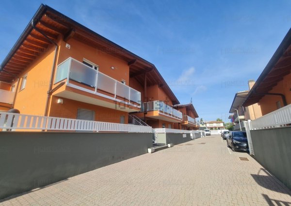 appartamento in vendita a Marino in zona Santa Maria delle Mole