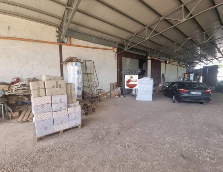 locale commerciale in vendita a Marino in zona Frattocchie