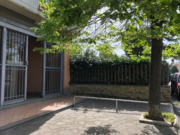 locale commerciale in vendita a Marino in zona Poggio delle Mole