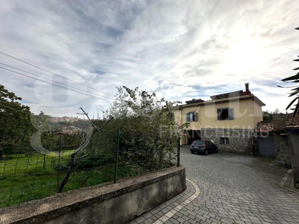 casa indipendente in vendita a Marino