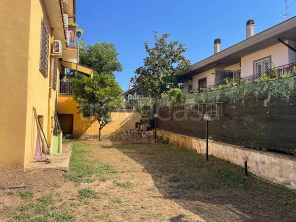 appartamento in vendita a Marino in zona Poggio delle Mole
