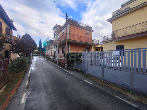 appartamento in vendita a Marino in zona Frattocchie