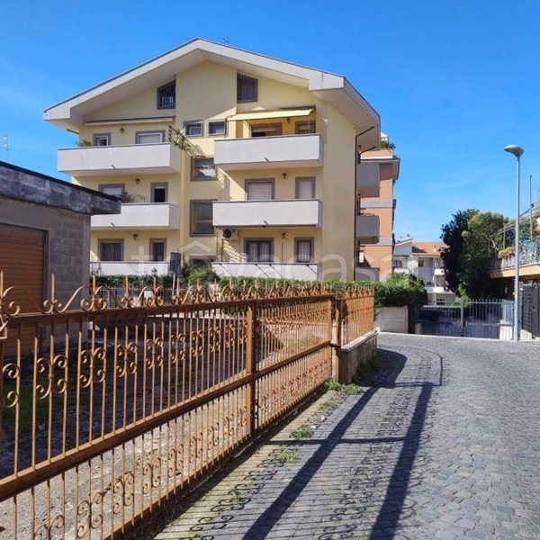 appartamento in vendita a Marino in zona Poggio delle Mole