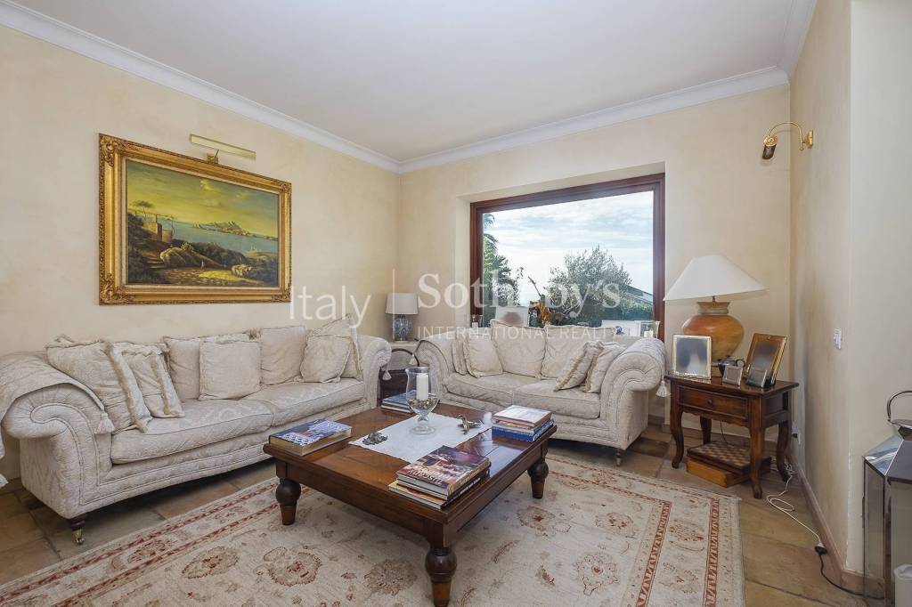 casa indipendente in vendita a Marino in zona Due Santi