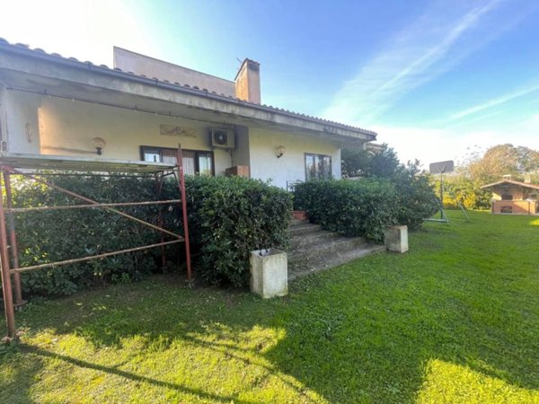 casa indipendente in vendita a Marino in zona Due Santi