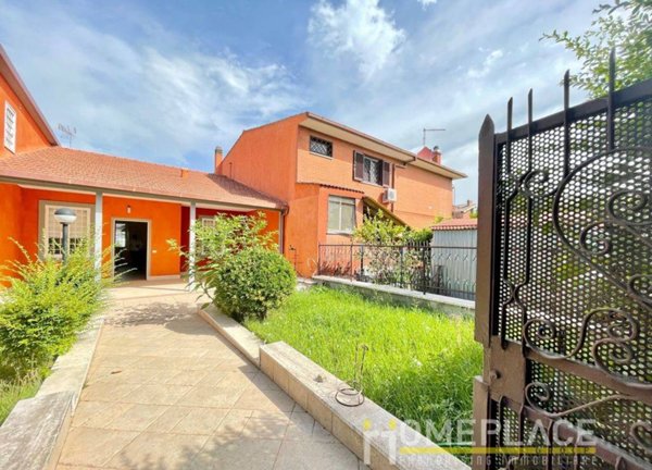 casa indipendente in vendita a Marino in zona Poggio delle Mole