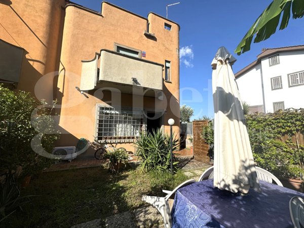 quadrivano in vendita a Marino in zona Santa Maria delle Mole