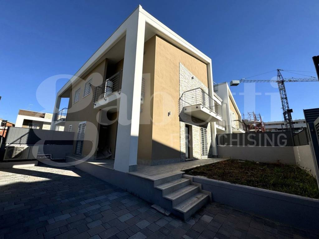 casa indipendente in vendita a Marino in zona Santa Maria delle Mole