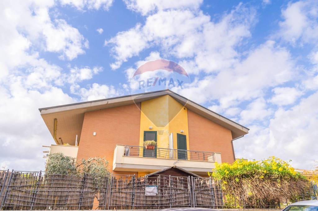 appartamento in vendita a Marino in zona Poggio delle Mole