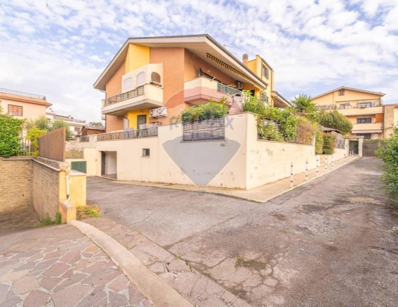 appartamento in vendita a Marino in zona Poggio delle Mole