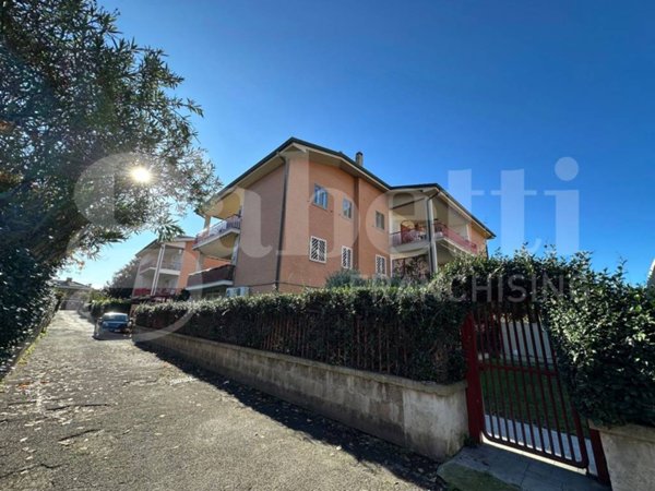 appartamento in vendita a Marino in zona Santa Maria delle Mole