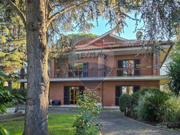 casa indipendente in vendita a Marino