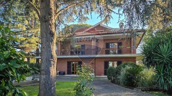 casa indipendente in vendita a Marino